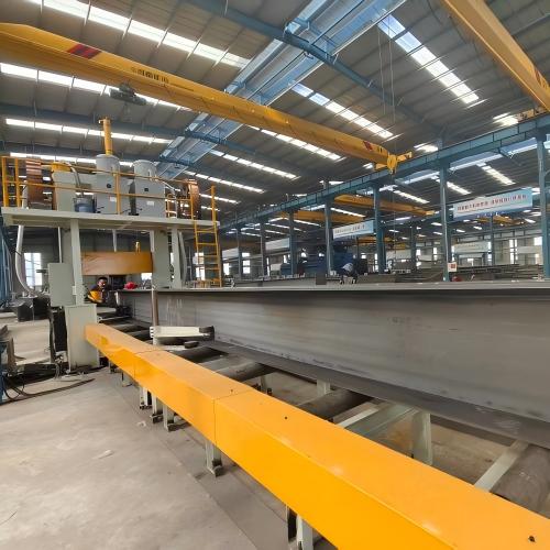 Atualização de fabricação inteligente! Máquina integrada de montagem de vigas H-da Shandong Ruito...